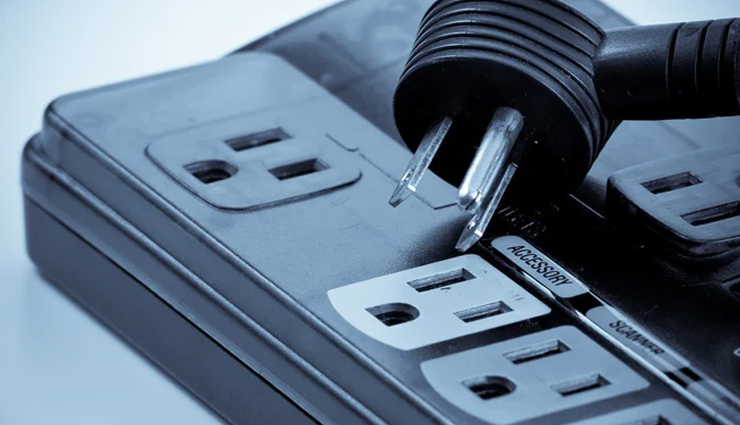 protect electronic devices during power outage,tips for power outage electronics protection,ups for power outages,surge protectors for electronics,voltage stabilizers,power outage protection for devices,backup power during outage,power inverter for home,whole-house surge protector,protect electronics from voltage fluctuations,power strip with individual switches