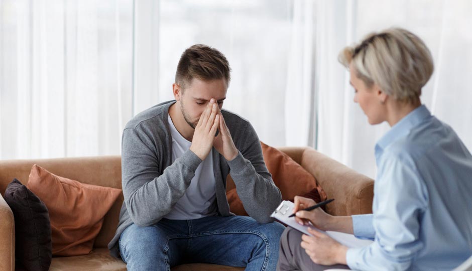 10 Signs You are Experiencing Unrequited Love in a Relationship