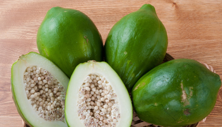 breastmilk supply,foods to increase breast milk,tips to increase breast milk,fenugreek seeds,fennel seeds,oatmeal or oat milk,barley,garlic,green leafy vegetables,salmon,unripe papaya,chickpeas,sesame seeds,Health,Health tips