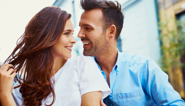 unspoken mutual attraction signs,subtle signs of mutual attraction,non-verbal mutual attraction cues,unspoken chemistry between two people,hidden signs of attraction,subtle body language of mutual attraction,unspoken signals of mutual attraction,subtle gestures of romantic interest,unspoken mutual attraction in relationships,understanding non-verbal signs of attraction,recognizing chemistry through subtle cues