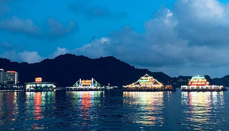 floating restaurants,best destinations,holidays,tourism,restaurant in water,worldwide floating restaurants,holiday packages