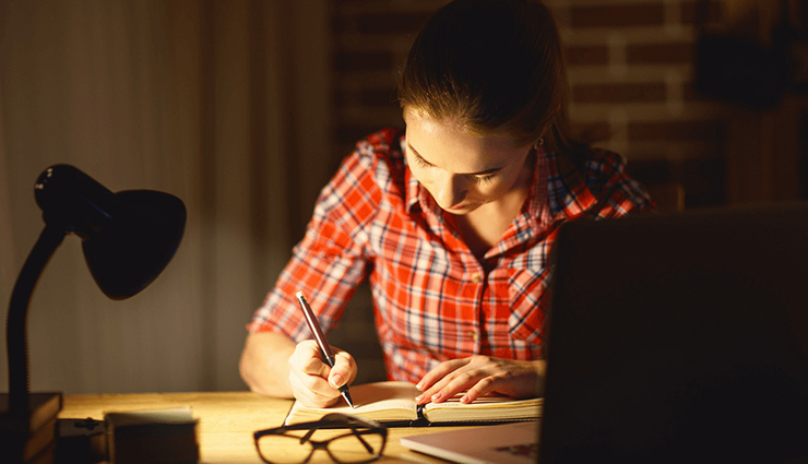 tips to prevent digital eye strain,reduce eye strain from screens,eye strain prevention tips,digital strain relief,protect eyes from screens,digital eye health,screen time eye care,eyes and digital devices,healthy eyes with screens,eye strain remedies