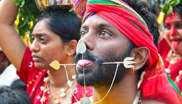 unusual festival,unusual festival in india,india,nag panchami,lathmar holi,uttar pradesh,bhagoria festival,madhya pradesh,theyyam,kerala,muharram,india,jallikattu,tamil nadu,thaipusam,tamil nadu