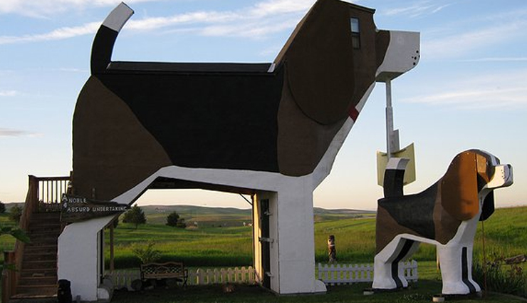 quirky hotels around the world,unusual hotels around the world,sleep in a ufo,tree pods in cornwall,dog bark park inn,volcano hotel,book a sandcastle