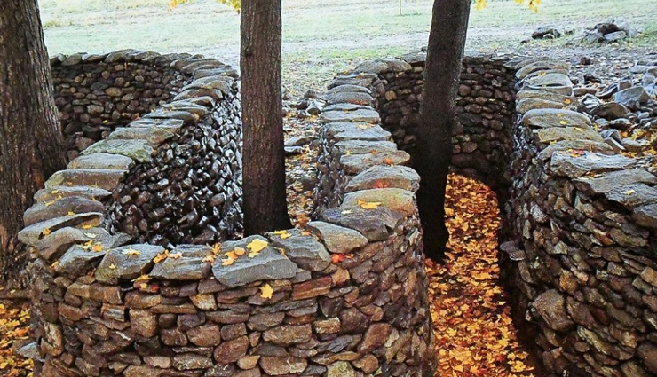 unusual walls,unusual walls in the world,chewing gum wall,seattle,us,storm king wall,ny,security wall,west bank,israel,vietnam war memorial wall,washington d c,belfast peace line,belfast,northern ireland,green line walls,cyprus