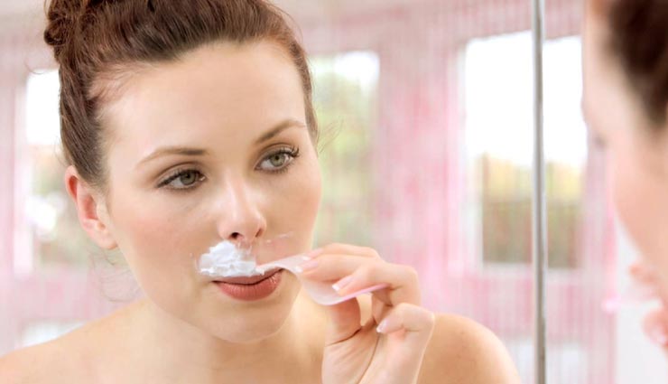 इन घरेलू तरीकों से पाए चेहरे के अनचाहे बालों से छुटकारा