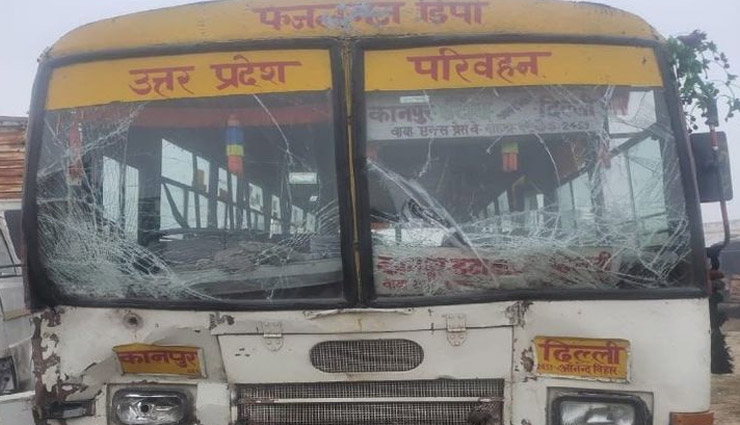 फिरोजाबाद: जानलेवा साबित हुआ कोहरा, रोडवेज बस और ट्रैक्टर की टक्कर, एक व्यक्ति की मौत