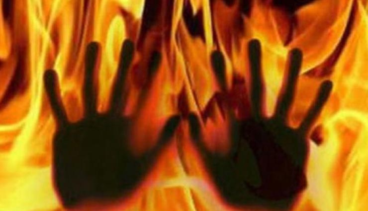 उत्तर प्रदेश : मानवता की हत्या, प्रेमी-प्रेमिका को कमरे में बंद कर जलाया, युवक की मौत, युवती गंभीर