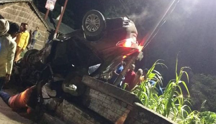 

UP News: पुल पर बेकाबू हुई कार, रेलिंग तोड़ पलटी; 4 युवकों की मौत
