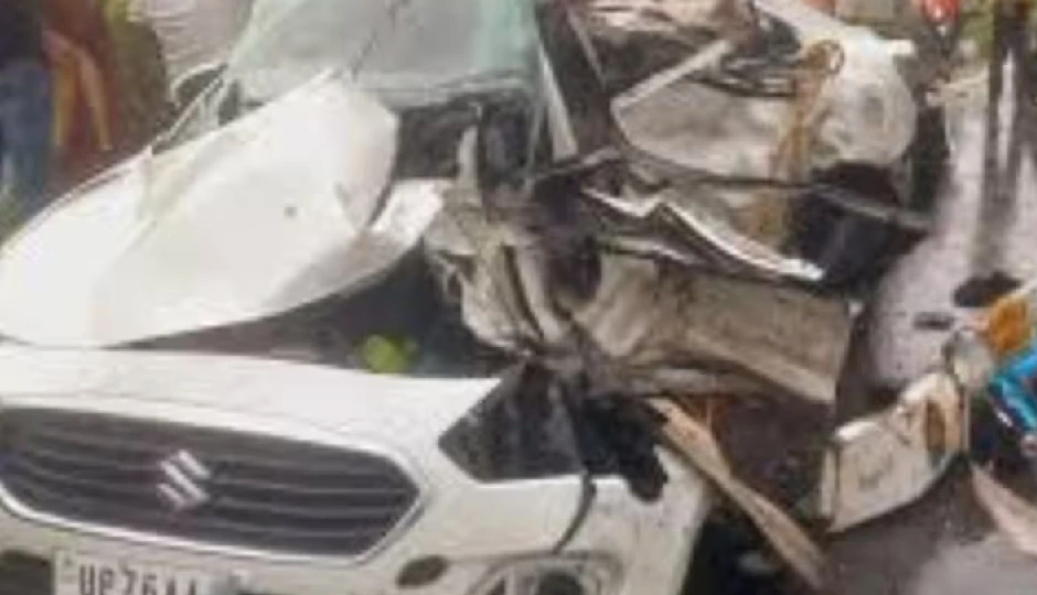 यूपी में दर्दनाक सड़क हादसा: एक ही परिवार के 5 सदस्यों की हुई मौत, जन्मदिन की खुशी मातम में बदली