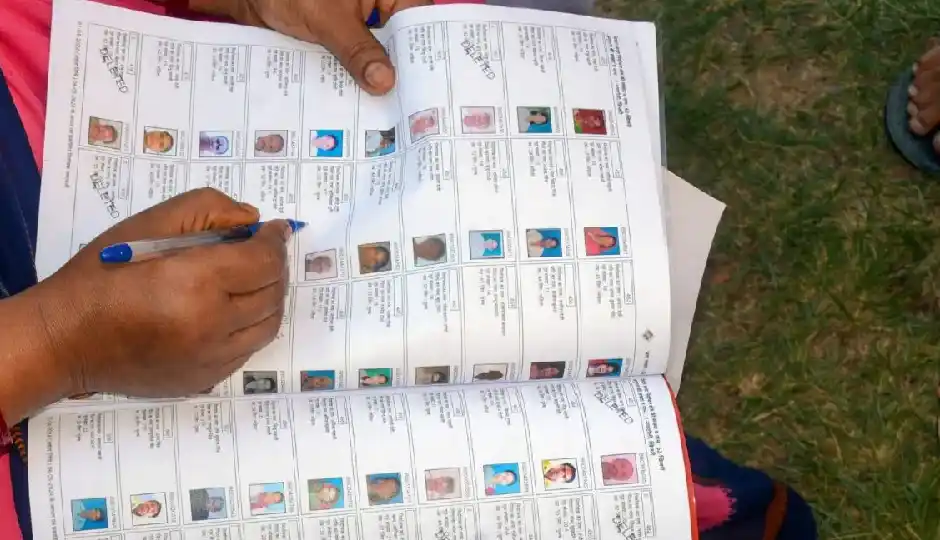 यूपी की वोटर लिस्ट में नाम जुड़वाने के लिए उमड़े लोग, दो दिन में 5.59 लाख आवेदन, निर्वाचन आयोग ने दिए अहम निर्देश