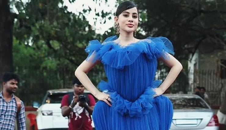 2 News : उर्फी जावेद ने पहनी 100 किलो की ड्रेस, TMKOC की इस एक्ट्रेस ने एयरपोर्ट पर ही...Video देखें