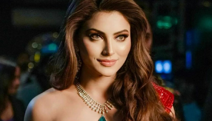 उर्वशी रौतेला ने 12 करोड़ रुपये में खरीदी लग्जरी कार, ऐसा करने वाली पहली एक्ट्रेस बनीं!