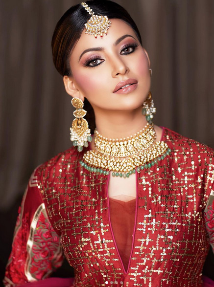 urvashi rautela,urvashi rautela desi avatar,urvashi rautela hot photos,urvashi rautela viral photos,entertainment,bollywood news