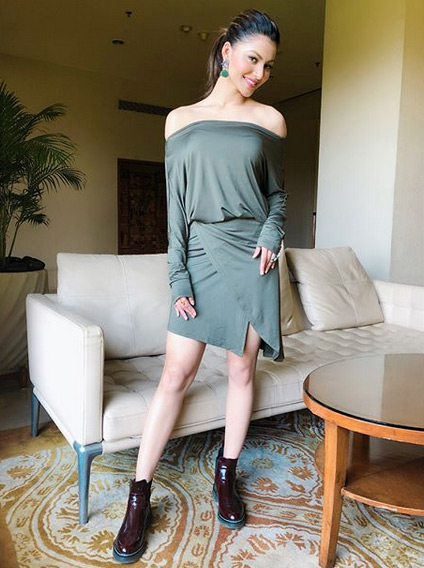 उर्वशी रौतेला का हॉट फोटो शूट, रेस-3 में दिखाएंगी मस्तमत अदाएँ bollywood,hate story 4,urvashi rautela,race 3,hate story 4 movie,hate story 4 film,hate story 4 download,race 3 movie,Salman Khan,download race 3,hot photoshoot