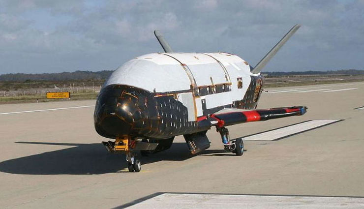 धरती की 780 दिन परिक्रमा लगाने के बाद वापस आया  अमेरिकी वायुसेना का मानवरहित स्पेसक्राफ्ट