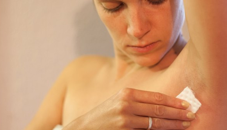 armpit shaving tips,smooth underarms,hair-free underarms,women grooming,shaving techniques,razor recommendations,how to prevent razor burns,ingrown hair prevention,best practices for armpit shaving,skincare tips for underarms