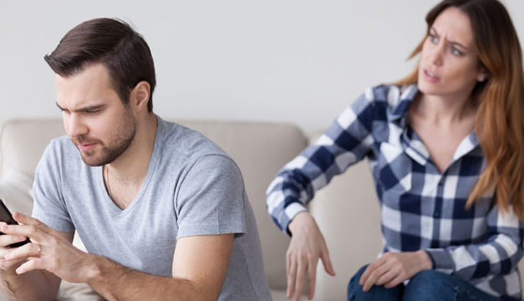 signs of being used in a relationship,recognizing manipulation in a relationship,red flags of someone using you,relationship exploitation signs,understanding if you are being taken advantage of,signs he is using your emotions,manipulative behavior in dating,protecting yourself from being used in a relationship,identifying emotional manipulation,relationship intentions and ulterior motives,trust issues and being used,healthy boundaries in a relationship,self-respect and relationship dynamics,signs he is not genuinely interested,relationship advice for avoiding exploitation