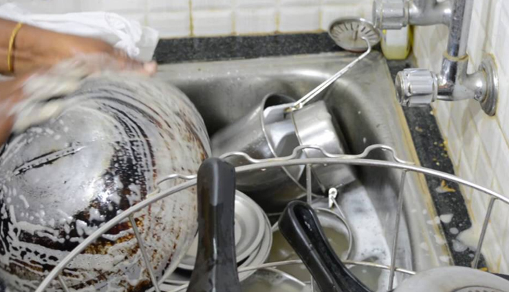 tips to clean stains on utensils,household tips