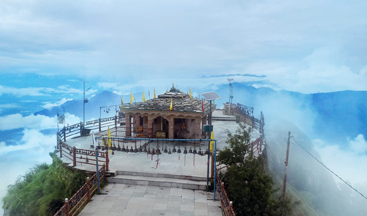 उत्तराखंड के इन 10 हिल स्टेशन पर कर सकते हैं सस्ते में न्यू ईयर ट्रिप की प्लानिंग
