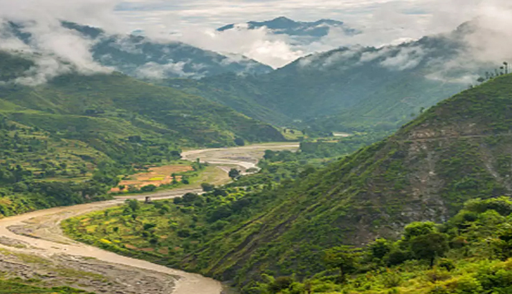 hidden gems of uttarakhand,uttarakhand,places to visit in uttarakhand,kakrighat,patal bhuvaneshwar,chaukori,lohaghat,khirsu,chopta-sari village,munsyari