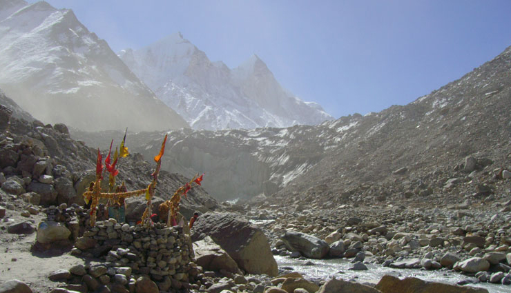 uttarakhand,glaciers in uttarakhand,places to visit in uttarakhand,gangotri glacier,yamunotri glacier,bandarpunch glacier,pindari glacier,kafni glacier,nanda devi group of glaciers,khatling glacier,doonagiri glacier,satopanth glacier