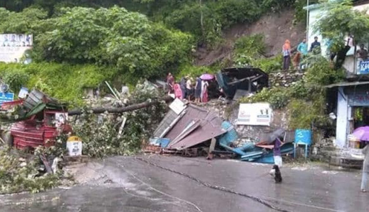 उत्तराखंड में आफत बनी बारिश, उफान पर गंगा, टूट रहे पहाड़, भूस्खलन से 150 से ज्यादा सड़कें बंद
