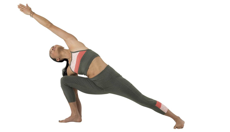 utthita parsvakonasana,yoga tips,yoga benefits ,उत्थित पार्श्वकोणासन
