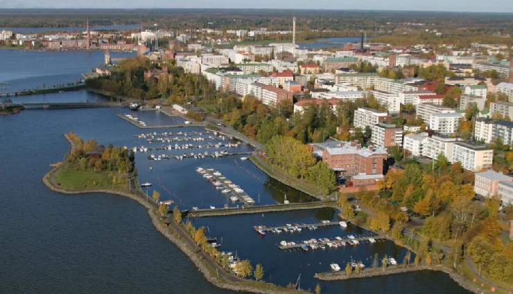 finland travel guide,top attractions in finland,finland tourist spots,northern lights finland,helsinki sightseeing,arctic village finland,finland itinerary,places to visit in finland,nordic travel,finland tourism