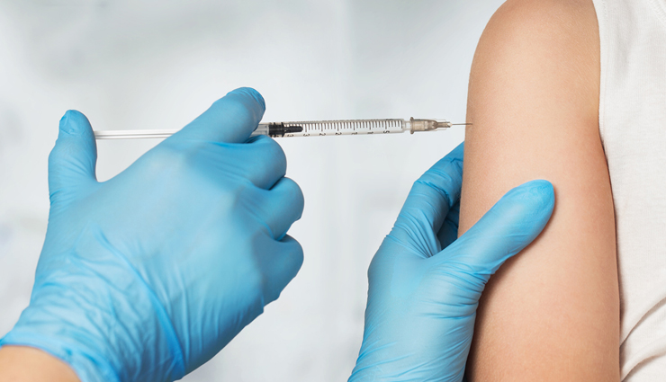 वैक्सीनेशन के लिए केंद्र सरकार ने जारी की गाइडलाइन, पहले से रजिस्टर्ड व्यक्ति को ही लगेगा टीका, जाने Vaccination से जुड़ी हर बात 
