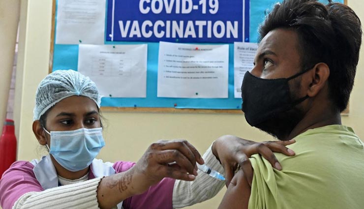 जम्मू कश्मीर : कोवैक्सीन की आपूर्ति न होने से टीकाकरण केंद्रों पर लगा ताला, युवाओं को करना होगा इंतजार