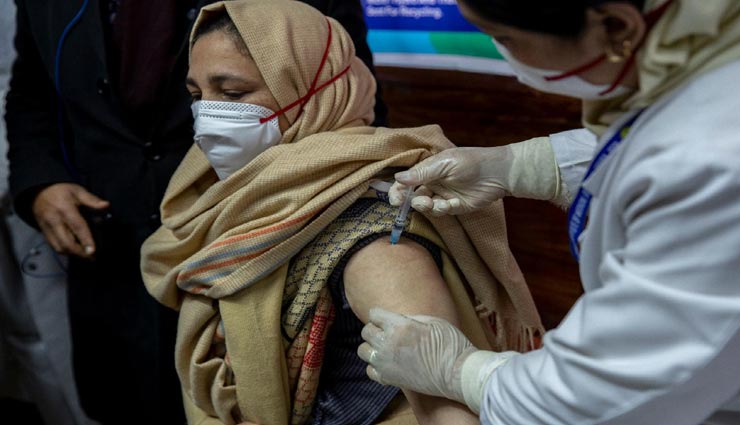 राजस्थान में रिकॉर्ड तोड़ हुआ वैक्सीनेशन, अब तक लग चुके 19 लाख टीके, देश में सबसे ज्यादा