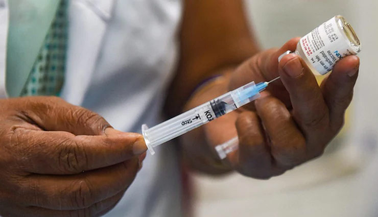 ओमिक्रॉन की दहशत, पटना एयरपोर्ट पर लग रही वैक्सीन 