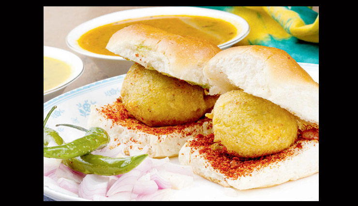 famous street food in india,street food in india,most famous street food in india,litti chokha,aloo tikki,vada pao,akki rotti,mirchi bajji