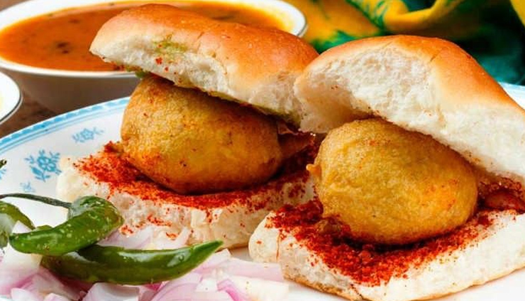 best street food in pune,pune street food,street food in pune,10 best pune street foods,best 12 street food places in pune,travel,travel guide,tourism,holidays,tourist best places