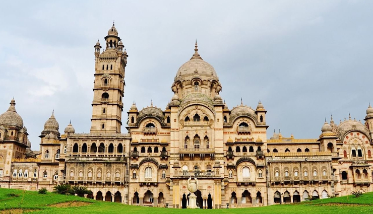 vadodara,tourist attraction in vadodara,places to visit in vadodara,laxmi vilas palace,sur sagar lake,champaner pavagadh archaeological park,sayaji garden,baroda museum and picture gallery,kirti mandir