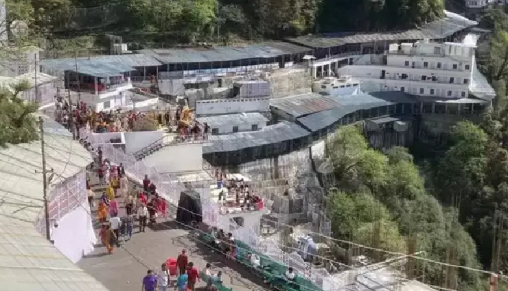 vaishno devi temple,vaishno devi pilgrimage guide,how to reach vaishno devi,best time to visit vaishno devi,vaishno devi trek details,vaishno devi helicopter service,katra to vaishno devi,vaishno devi temple yatra,pilgrimage to vaishno devi,vaishno devi travel tips