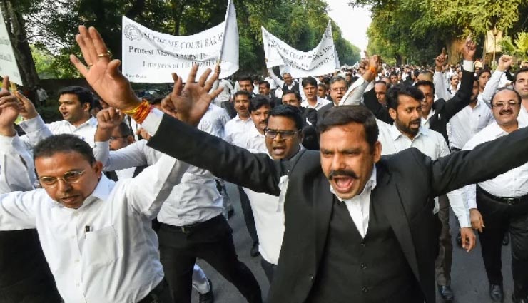 news,news in hindi,delhi police protest at headquarter,tis hazari court,tis hazari court news today,tis hazari court delhi,tis hazari clash,tis hazari court conflict,delhi police vs lawyers,delhi police vs advocate,delhi police lawyers clash,lawyers and delhi police clash,amulya patnaik