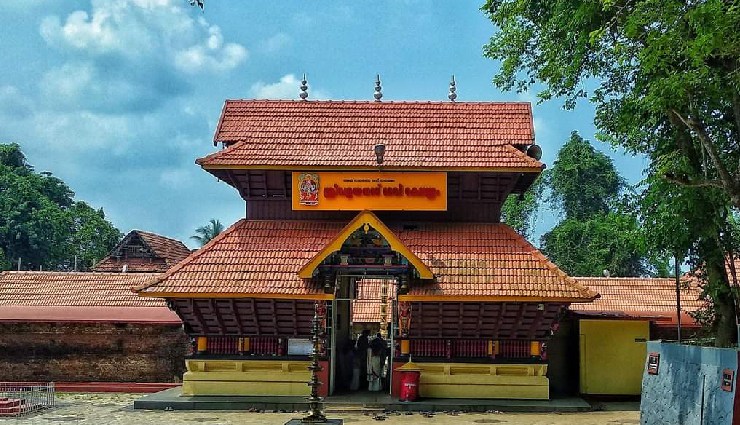 8 must visit temples of kozhikode,kozhikode temples,best temples in kozhikode,kozhikode religious sites,famous temples in kozhikode,kozhikode spiritual tour,temples to visit in kozhikode,kozhikode heritage temples,top temples in kozhikode,kozhikode temple guide