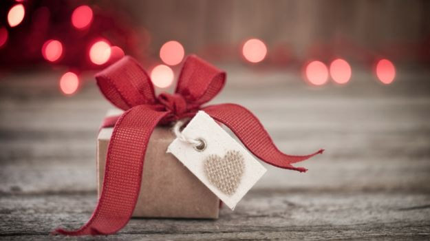 things not to gift your girlfriend,valentines day special,gifts for girlfriend