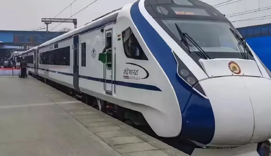 वंदे भारत में खाने की गुणवत्ता पर विवाद, IRCTC ने अमूल से मांगा जवाब, ठेकेदार पर गिरी गाज