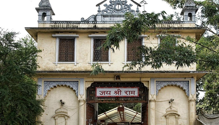 varanasi,tourist places to visit in varanasi,places to visit in varanasi,kashi vishwanath temple,sankat mochan hanuman temple,new vishwanath temple,bhu,durga temple,tibetan temple,manikarnika ghat