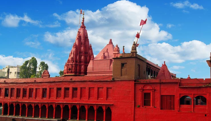 varanasi,tourist places to visit in varanasi,places to visit in varanasi,kashi vishwanath temple,sankat mochan hanuman temple,new vishwanath temple,bhu,durga temple,tibetan temple,manikarnika ghat