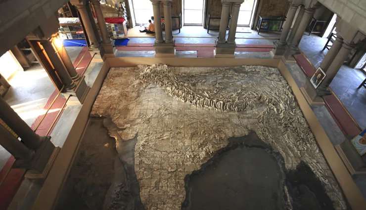 varanasi,places to visit in varanasi,tourist attraction in varanasi,assi ghat,kashi vishwanath temple,nepali mandir,bharat mata mandir,bharat kala bhavan museum,man mandir observatory,chunar fort