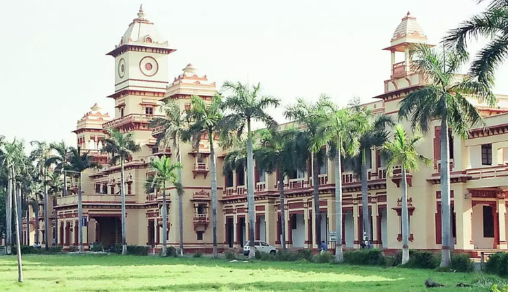 varanasi,facts about varanasi,manikarnika ghat,harmony bookshop,bhang lassi