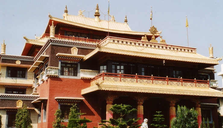 varanasi,tourist places to visit in varanasi,places to visit in varanasi,kashi vishwanath temple,sankat mochan hanuman temple,new vishwanath temple,bhu,durga temple,tibetan temple,manikarnika ghat