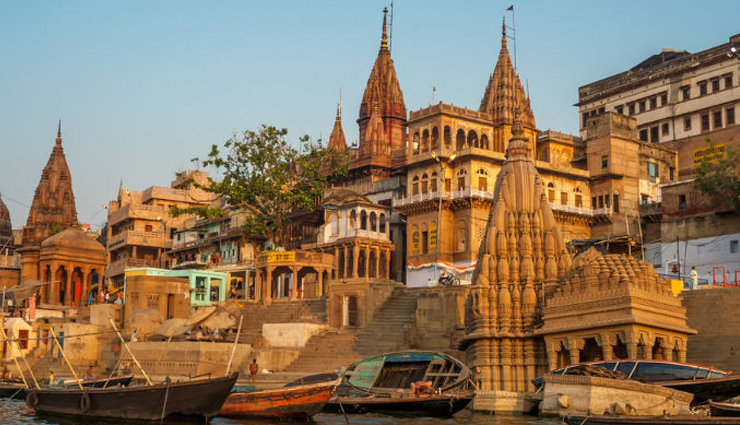 varanasi travel guide,reasons to visit varanasi,varanasi spiritual experience,best ghats in varanasi,temples in varanasi,ganga aarti,varanasi festivals,varanasi street food,budget travel varanasi,varanasi shopping