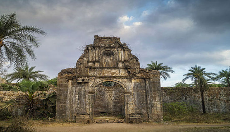 mumbai forts,historic forts,visit historic forts,palghar,vasai,sindhu durg,bombay fort