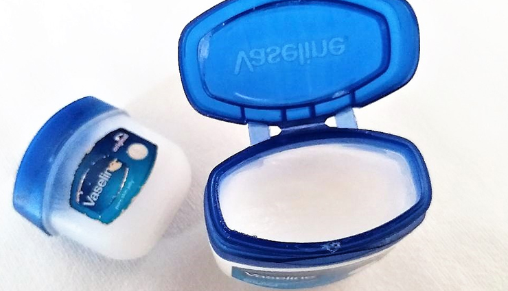 natural ways to make your eyelashes thick,beauty tips,beauty hacks