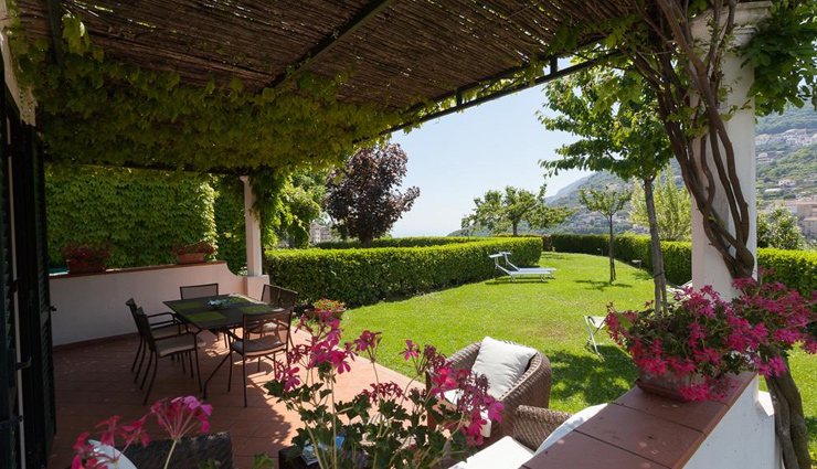 घर का बगीचा भी बनता है आपके सुख-दुख का कारण, जानें इससे जुड़े वास्तु टिप्स के बारे में 